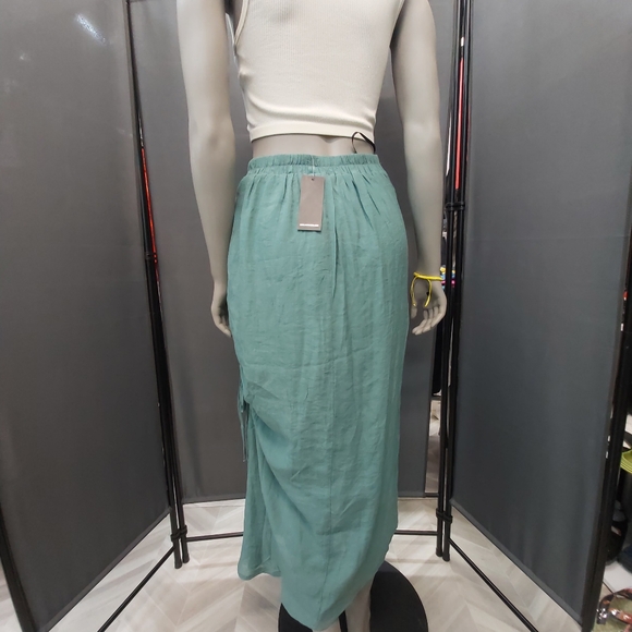 💢SOLD💢Forever 21 Sage skirt - Picture 14 of 14